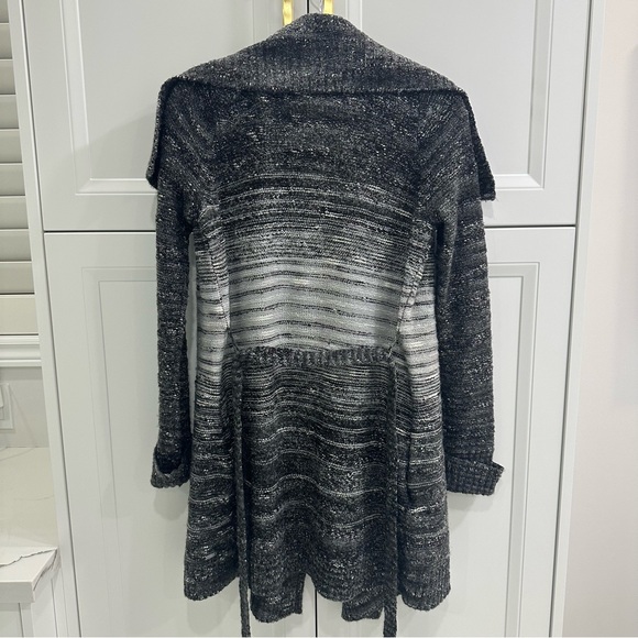 Guess Grey and White Wool Blend Cozy Sweater Long Sleeve Cardigan - Picture 4 of 10